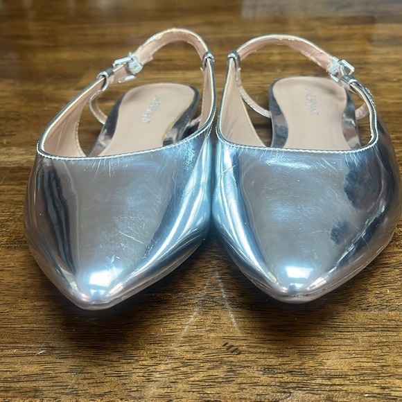 Lane Bryant size 10 W silver flats, women. - Picture 2 of 10